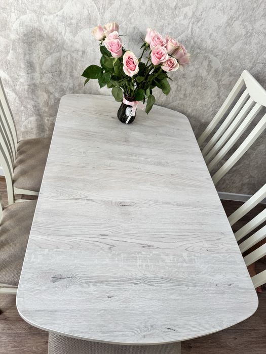 Продам комплект стол+ 6 стульев