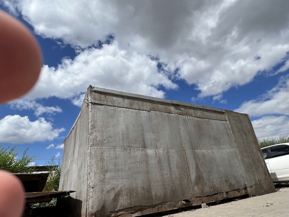 Железный гараж