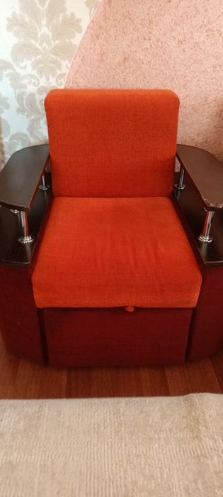 Продам диван с креслом