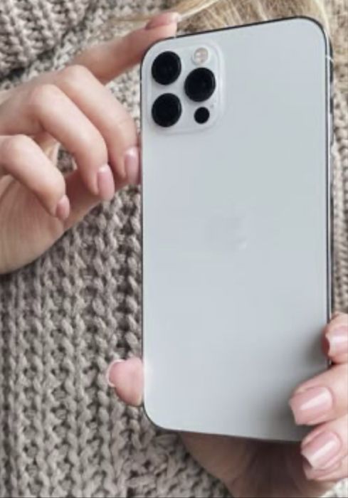 Айфон 12 про продается в идеальном состояний