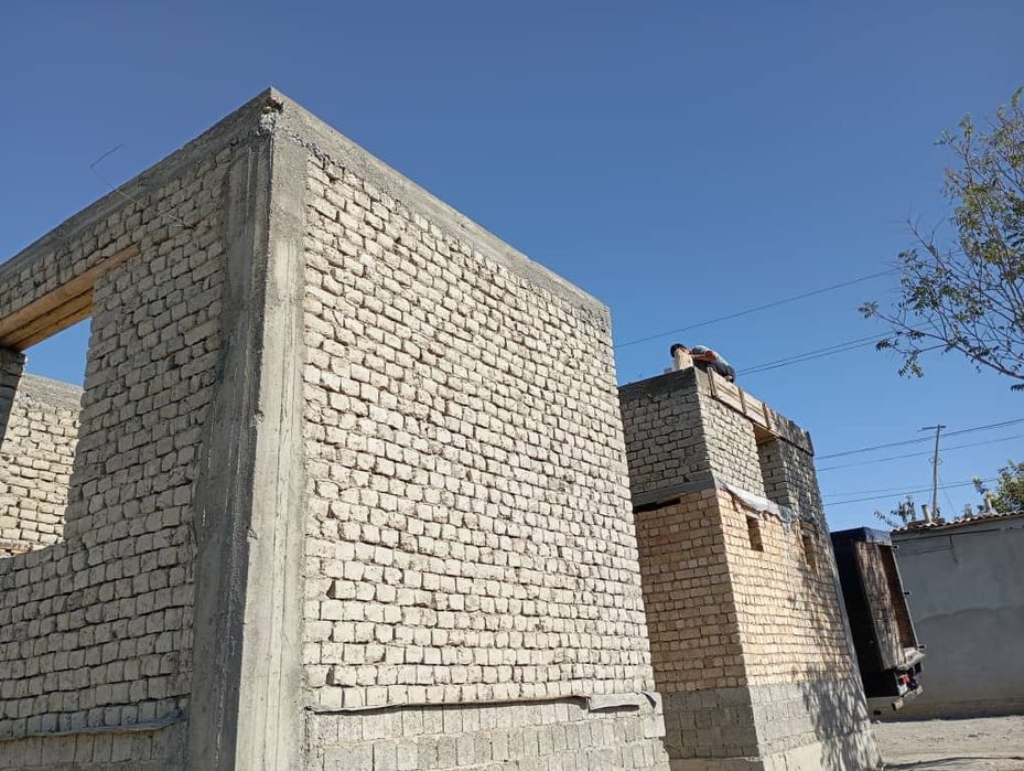 Qurub bitkazilmagan uy sotiladi