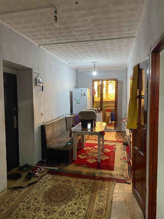 Срочно!!!Дом микрорайон второй этаже