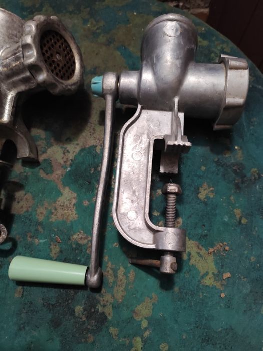 Продавам 3 бр месомелачки