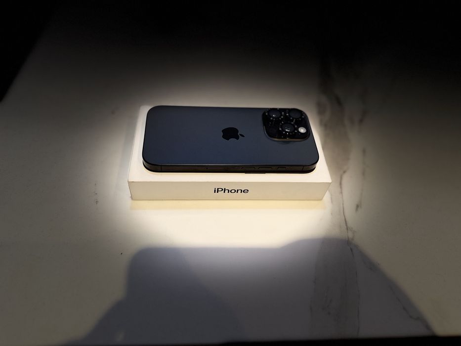 iPhone 16pro black titanium