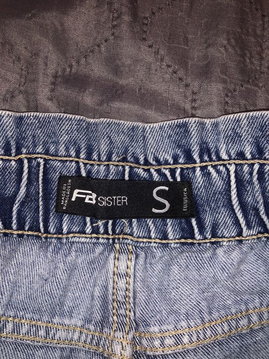Къси Панталони FB sister