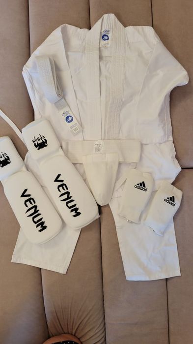 Костюм для занятий каратэ