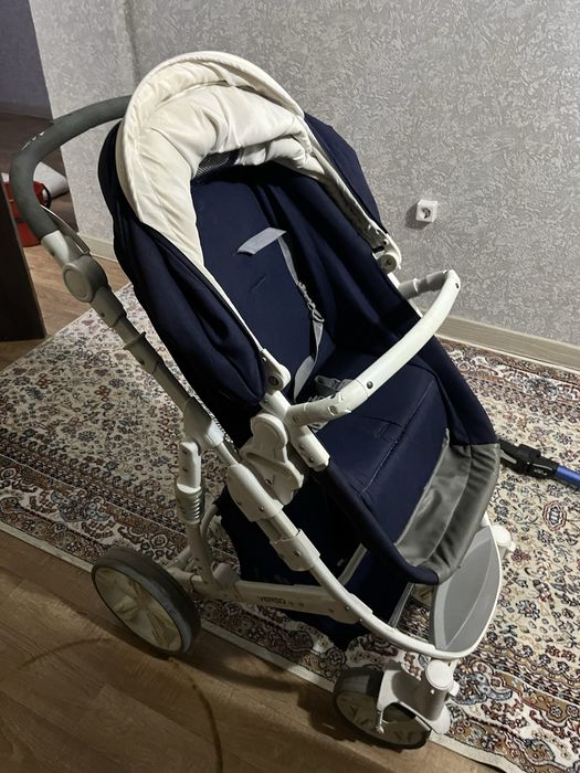 Детский прогулочный коляска