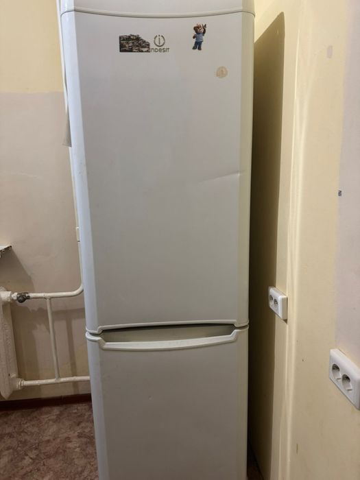Продам холодильник бу 45000