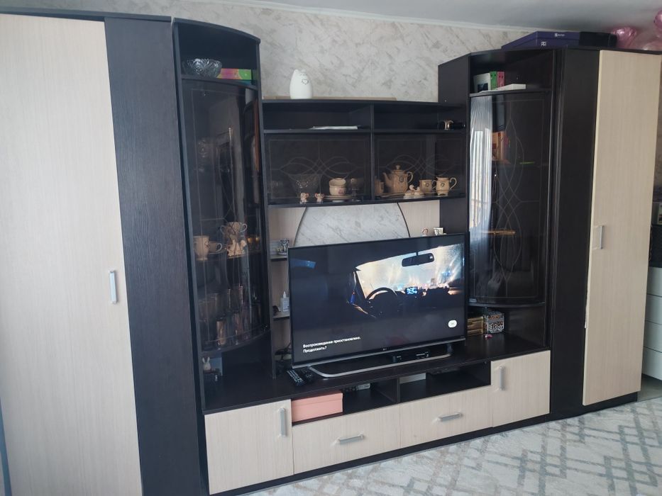 Продам  стенку. Для гостиной.