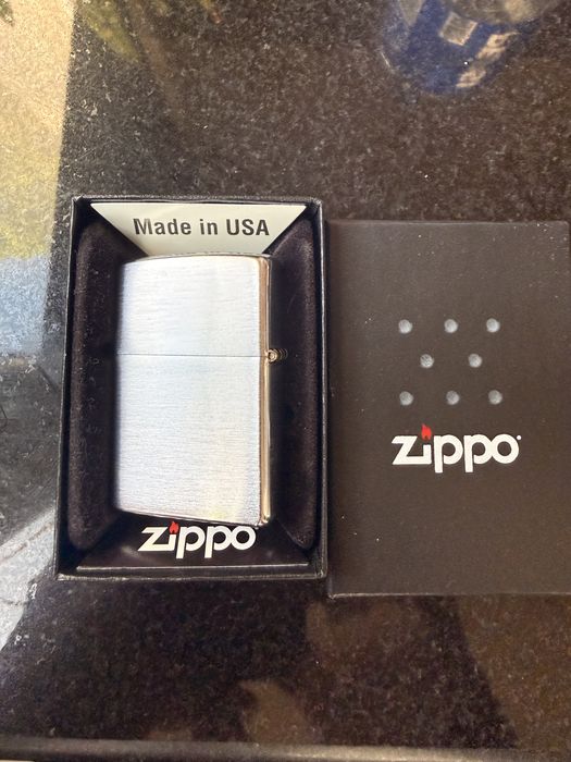 Bricheta Zippo Unicat