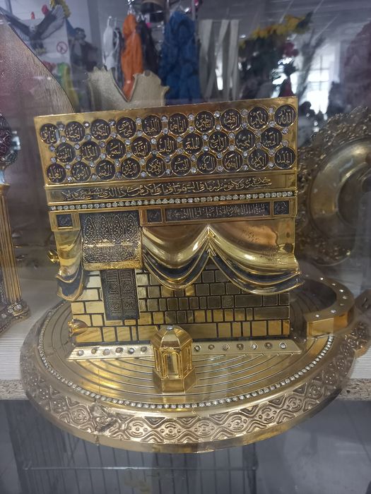 Вазы сувениры статуэтки