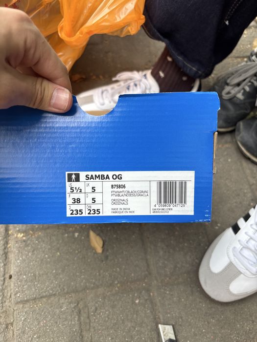 Продам абсолютно новые adidas samba og