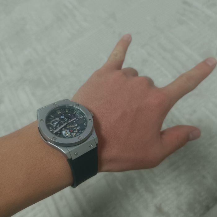 Срочно Продам часы VII