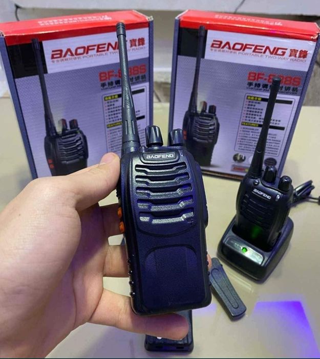 Stații Radio Walkie-talkie Semnal 5km 16 canale, volum ajustabil+ acumulatori incluși , Set 2 stații , noi in cutie , ideale la Vânătoare Pescuit etc