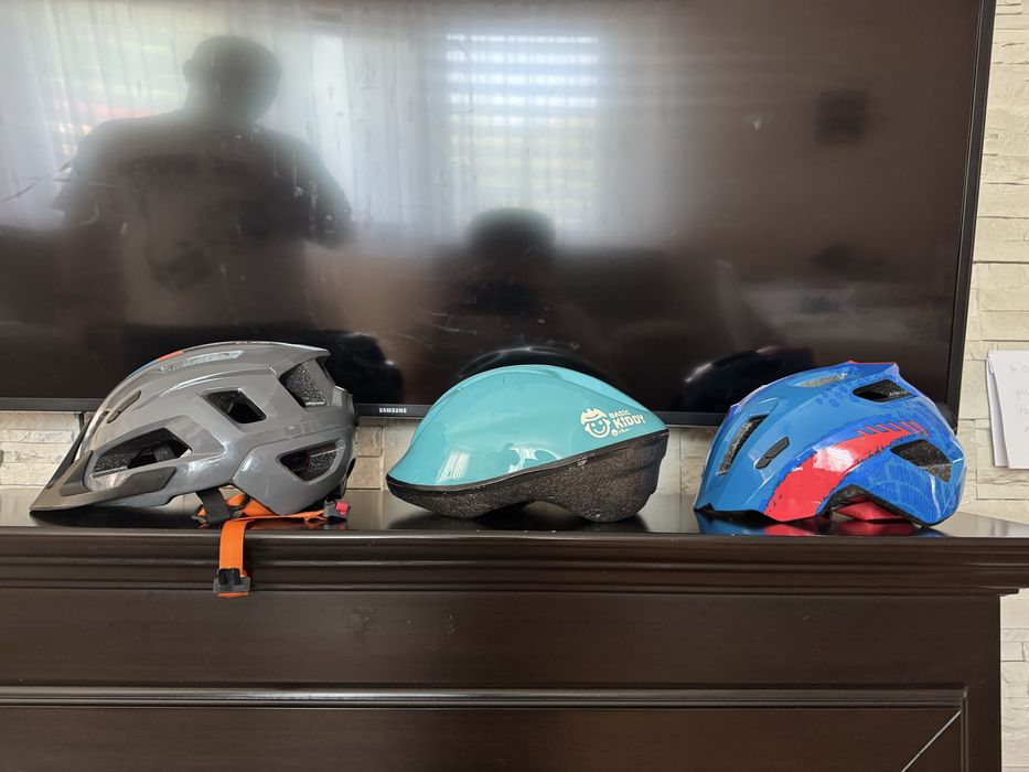 Vand casca stare foarte buna, 200 lei bucata, marime S si XXS