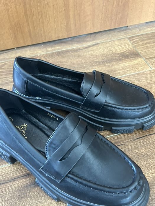 Лоферы женская обувь