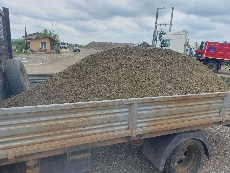 Transport balast,nisip,gunoi putrezit,pământ negru !