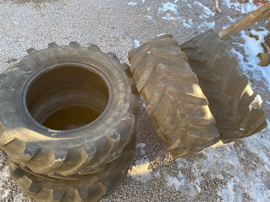 Anvelope cauciuc 320/65 R18  2buc pe stoc