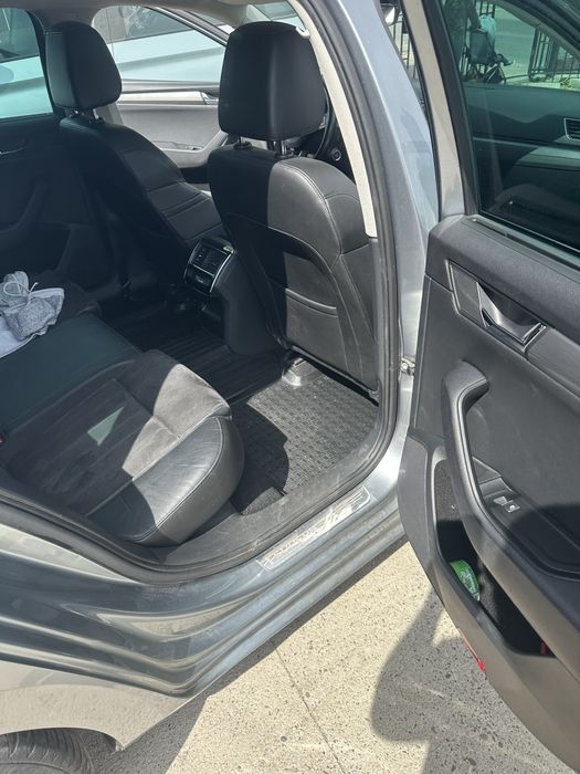Skoda Superb 2.0 tdi dsg alcantara