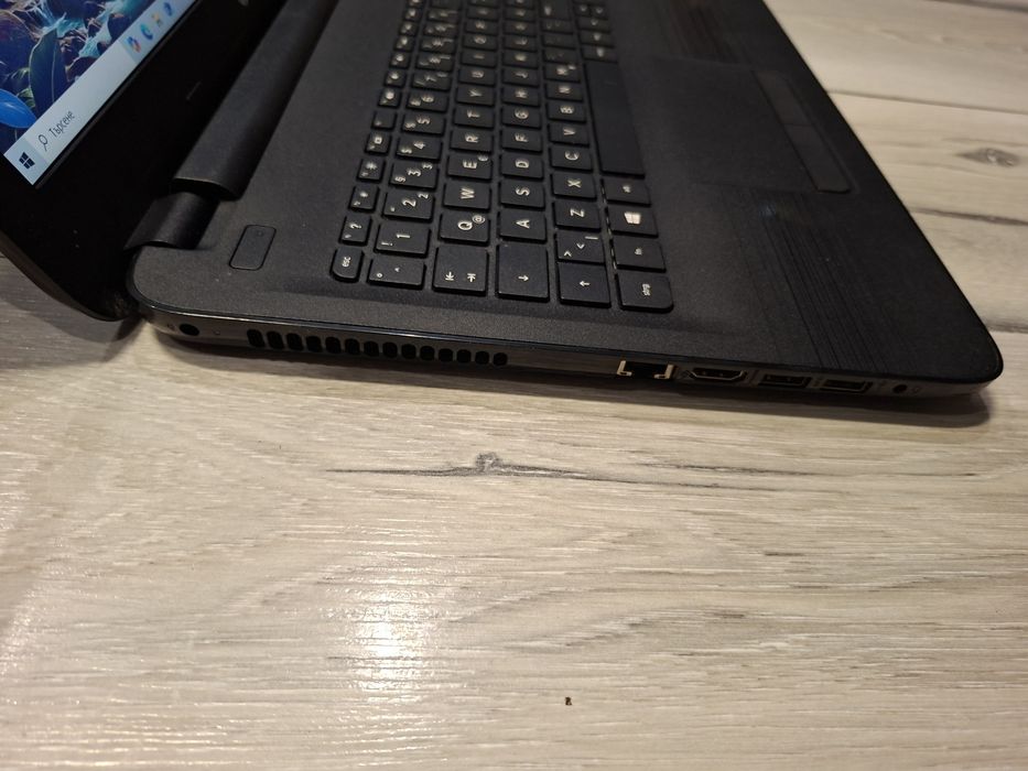 Hp 15 ay-i5 7200u/8гб/250гб ссд/R5 M330