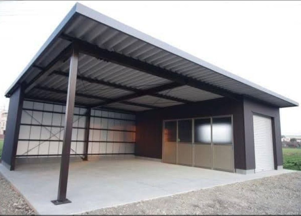 Garaje modulare moderne pe schelet metalic și panouri sandwich