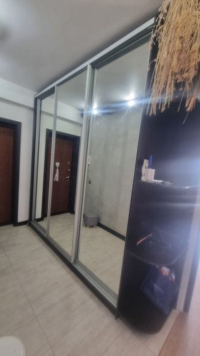 Шкаф-купе с зеркалами