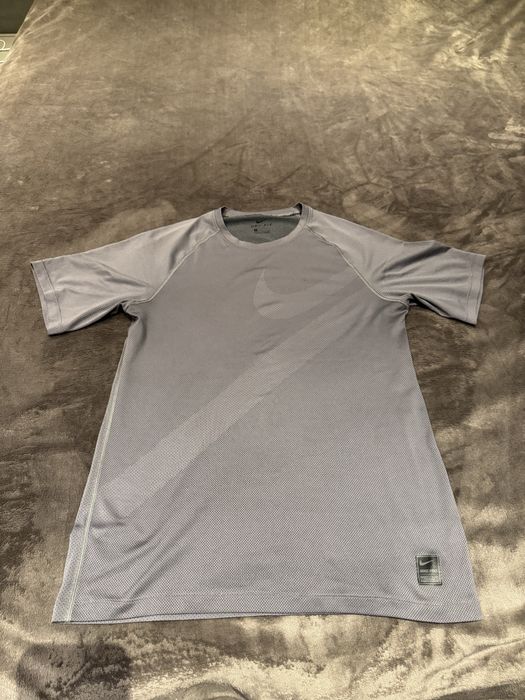 Оригинални тениски Nike  Dry fit S