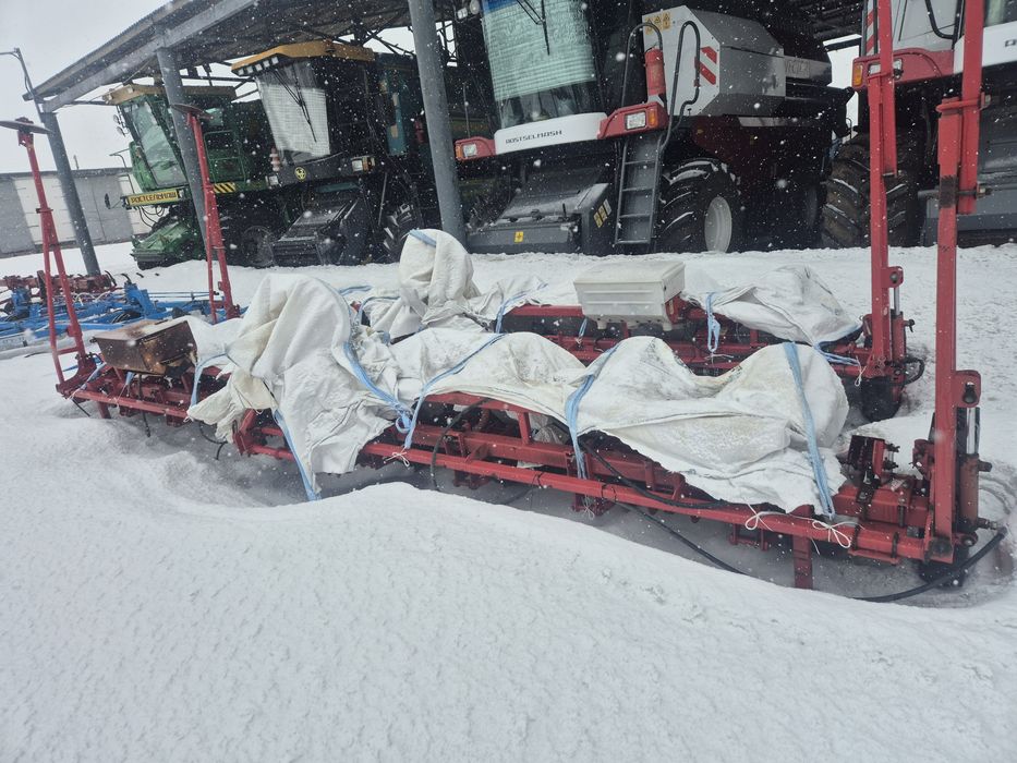 Сеялка Упс-8     .