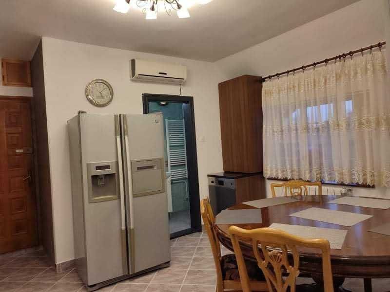 Proprietar, inchiriez apartament la casa, 4 dormitoare, zona Calea Aradului