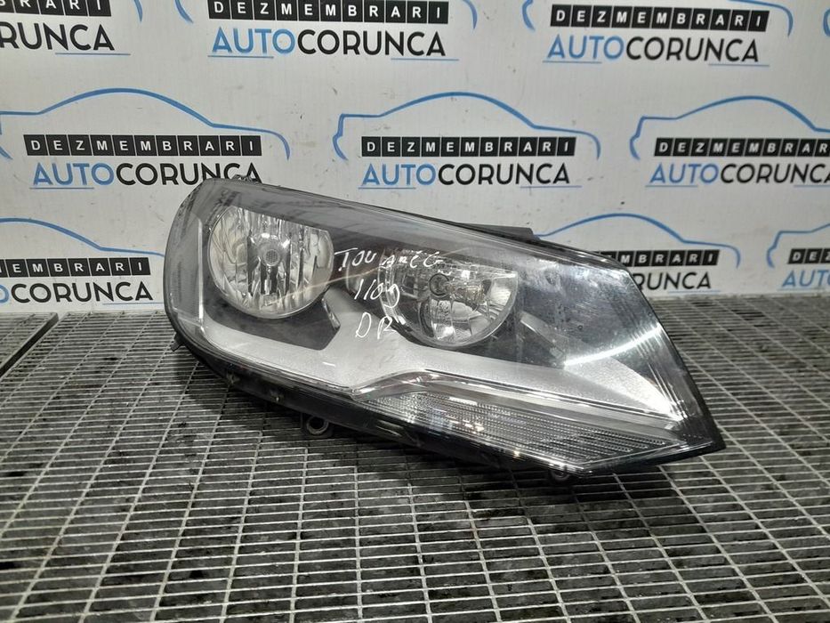 Far Dreapta Volkswagen Touareg 7P 2010 - 2014 SUV 4 Usi (1109) Fara xenon 7P2941006
