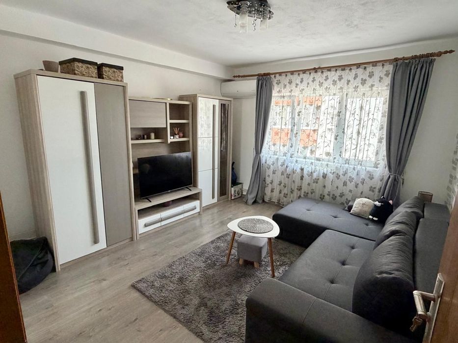 Vand apartament cu o camera/ garsoniera