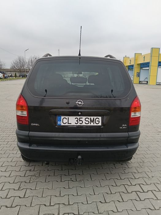 Vând Opel Zafira
