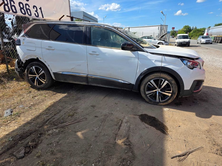 ***Продава на части*** 2 броя Peugeot 5008