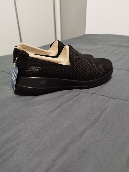 Обувки - Скечърс