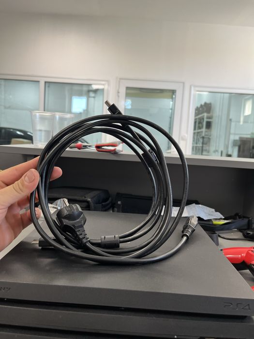 Sony Playstation 4 (PS4 Pro)