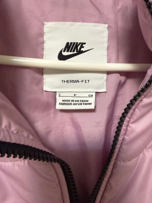 Дамско розово яке Nike