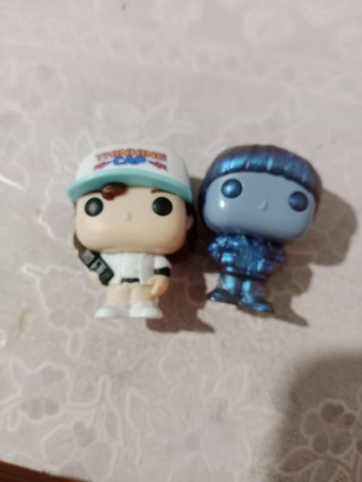 Продаю дастина и уилла