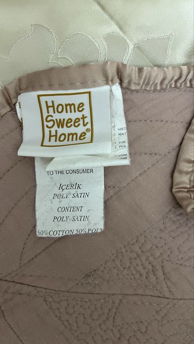 Разные покрывала и наволочки для подушек