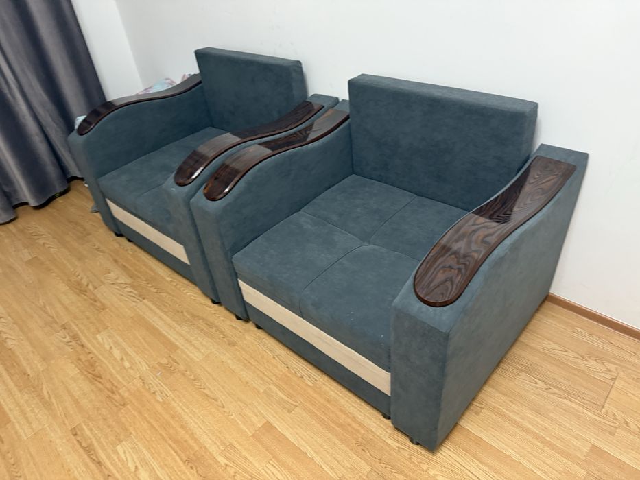 Диван с креслом