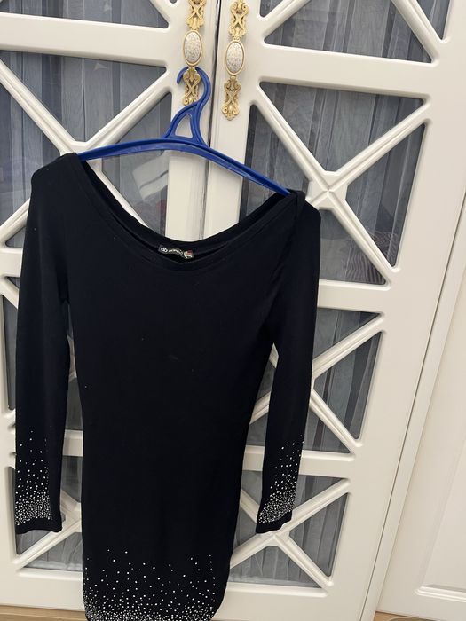 Сорчно продам платья