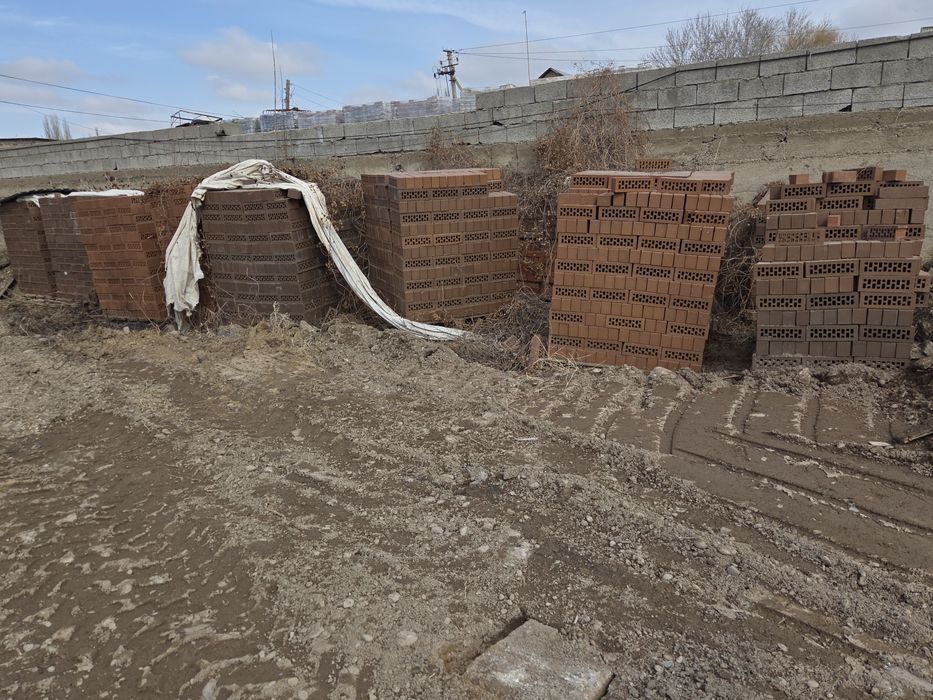 Кирпич произ Украина