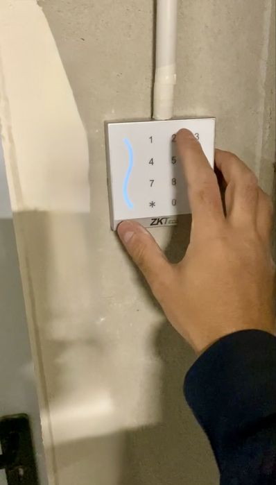 Control acces si pontaj usi, videointerfonie