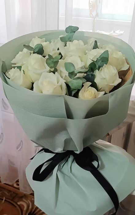 Букет белых роз 15