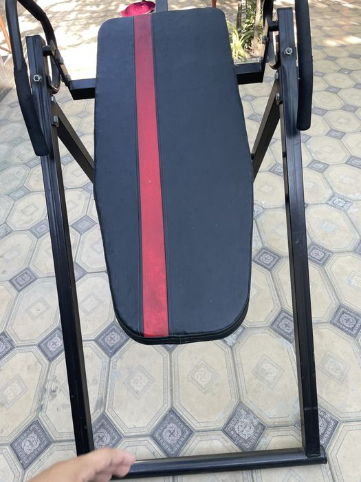 Inversionniy stol (Umurtqa pogʻonasi uchun trenajyor)
