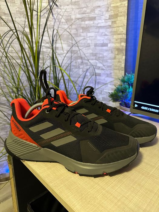 Адидиас терекс чисто нови!