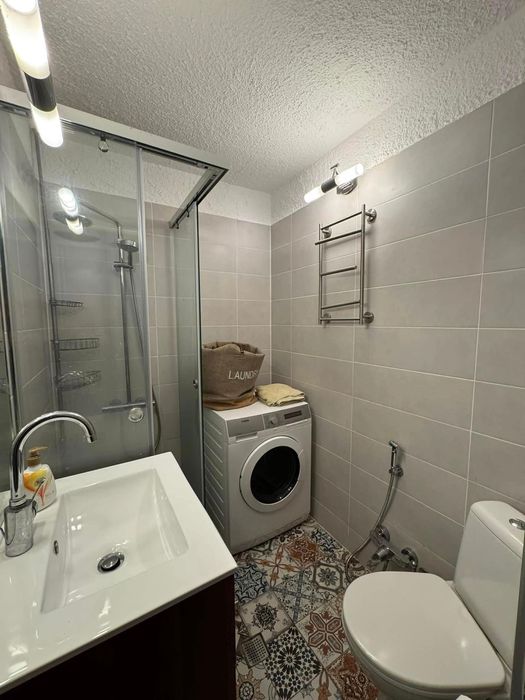 Тристаен, под наем, Център-пл. Македония