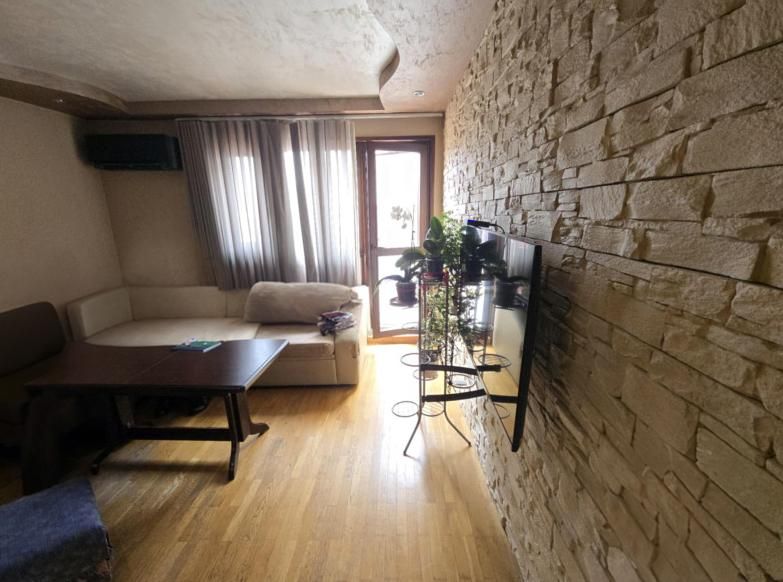 Дава се под наем Двустаен апартамент в Пловдив, Кючук Париж - 60 кв.м за 357 € - Снимка #1