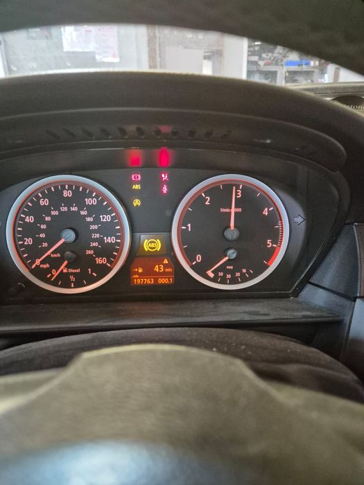 Vând volam bmw e 60 "M"