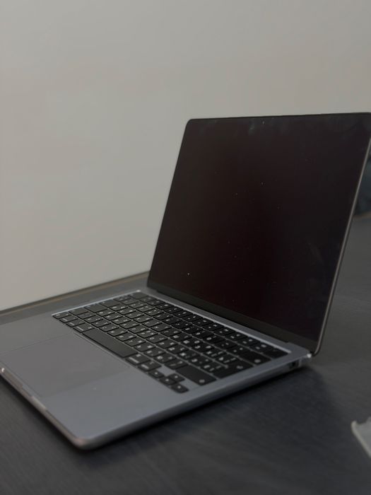 Продается  Macbook Air M2 в отличном состоянии