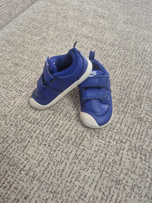 Adidasi Nike copii
